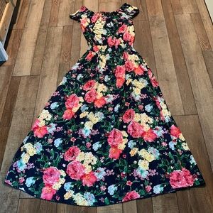 Boohoo sz M maxi dress floral nwt